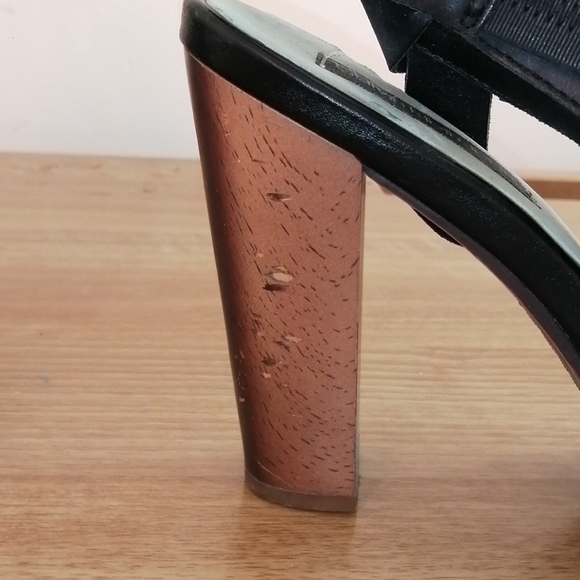 CALVIN KLEIN BLACK LEATHER SANDAL SIZE 9 - Picture 5 of 5